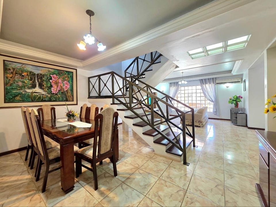 House with Pool near Attractions / Wi-Fi / Garage House in Foz do Iguaçu