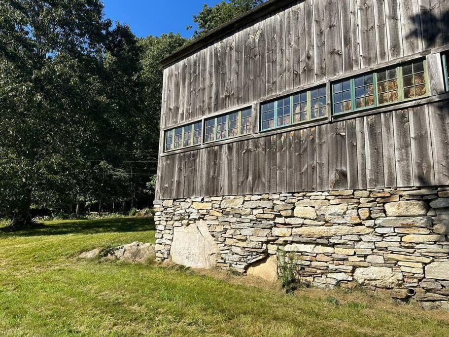 Historic Farm on 96 Acres! House in Connecticut