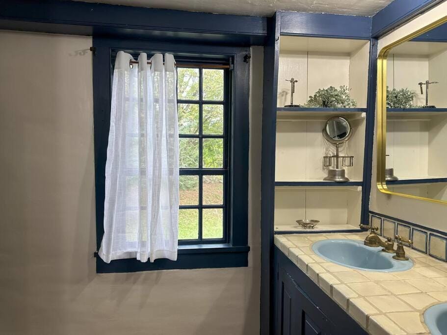Historic Farm on 96 Acres! House in Connecticut