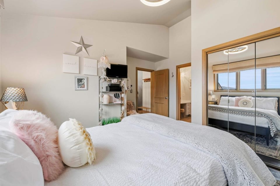 Highlands Slopeside 503 by East West Hospitality Apartment in Beaver Creek