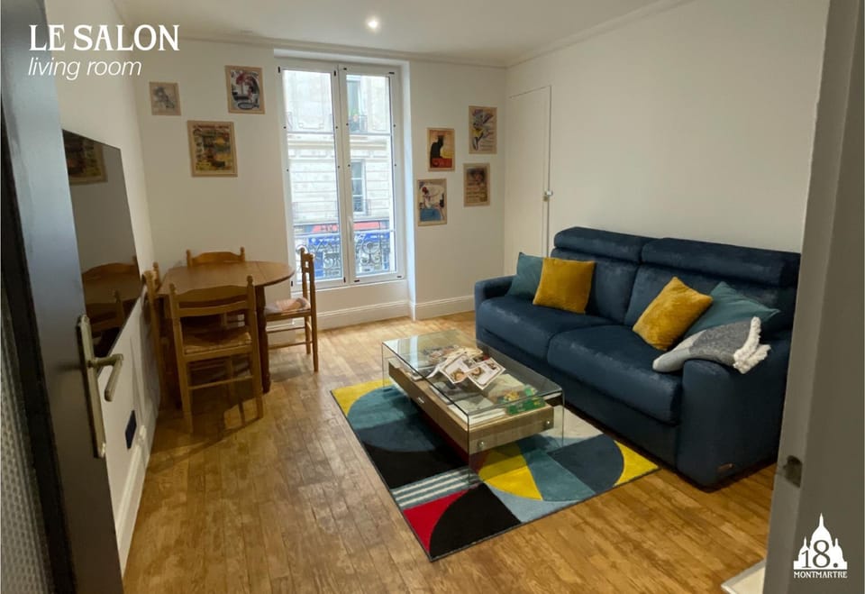 Bed, Living room, Seating area, Dining area