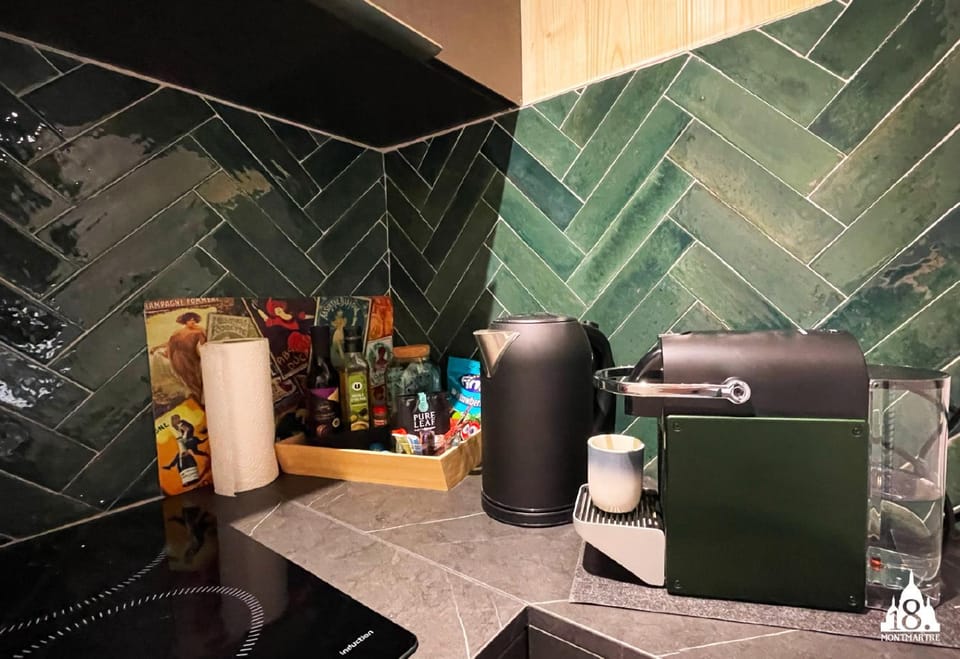 Coffee/tea facilities, Kitchen or kitchenette