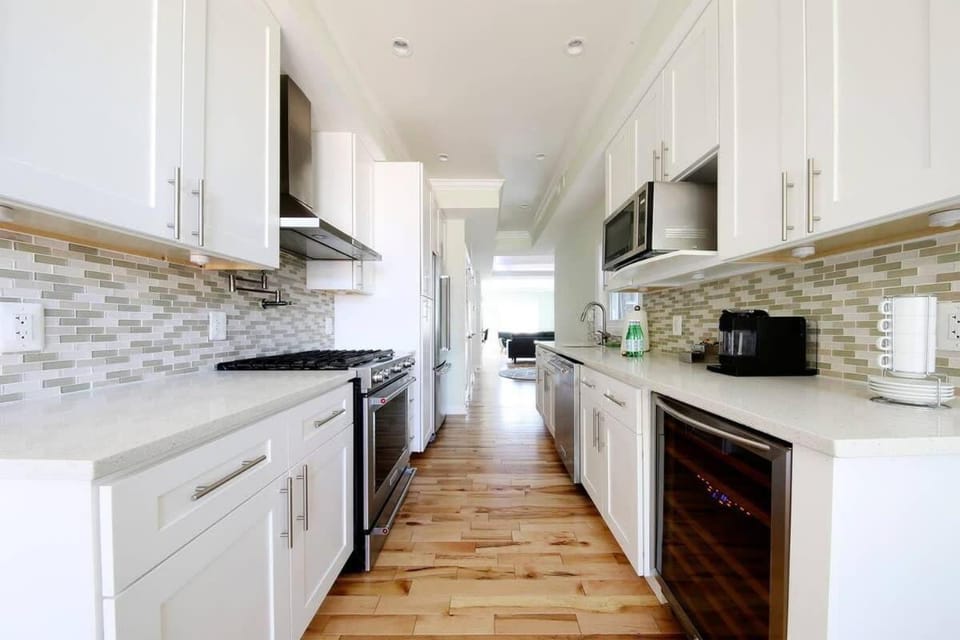 MODERN HOME NEAR CAPITOL HILL - Walk to METRO subway House in District of Columbia