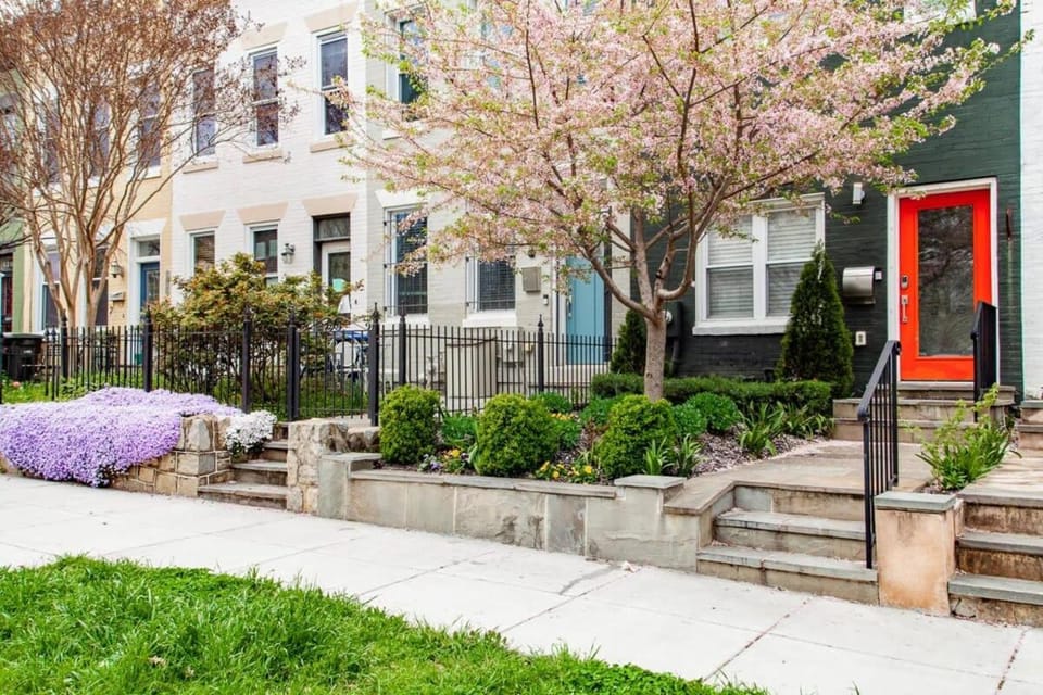 MODERN HOME NEAR CAPITOL HILL - Walk to METRO subway House in District of Columbia