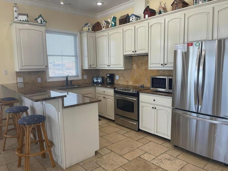 Sea Watch-Beachfront-Private Pool-Pet Friendly House in Saint George Island