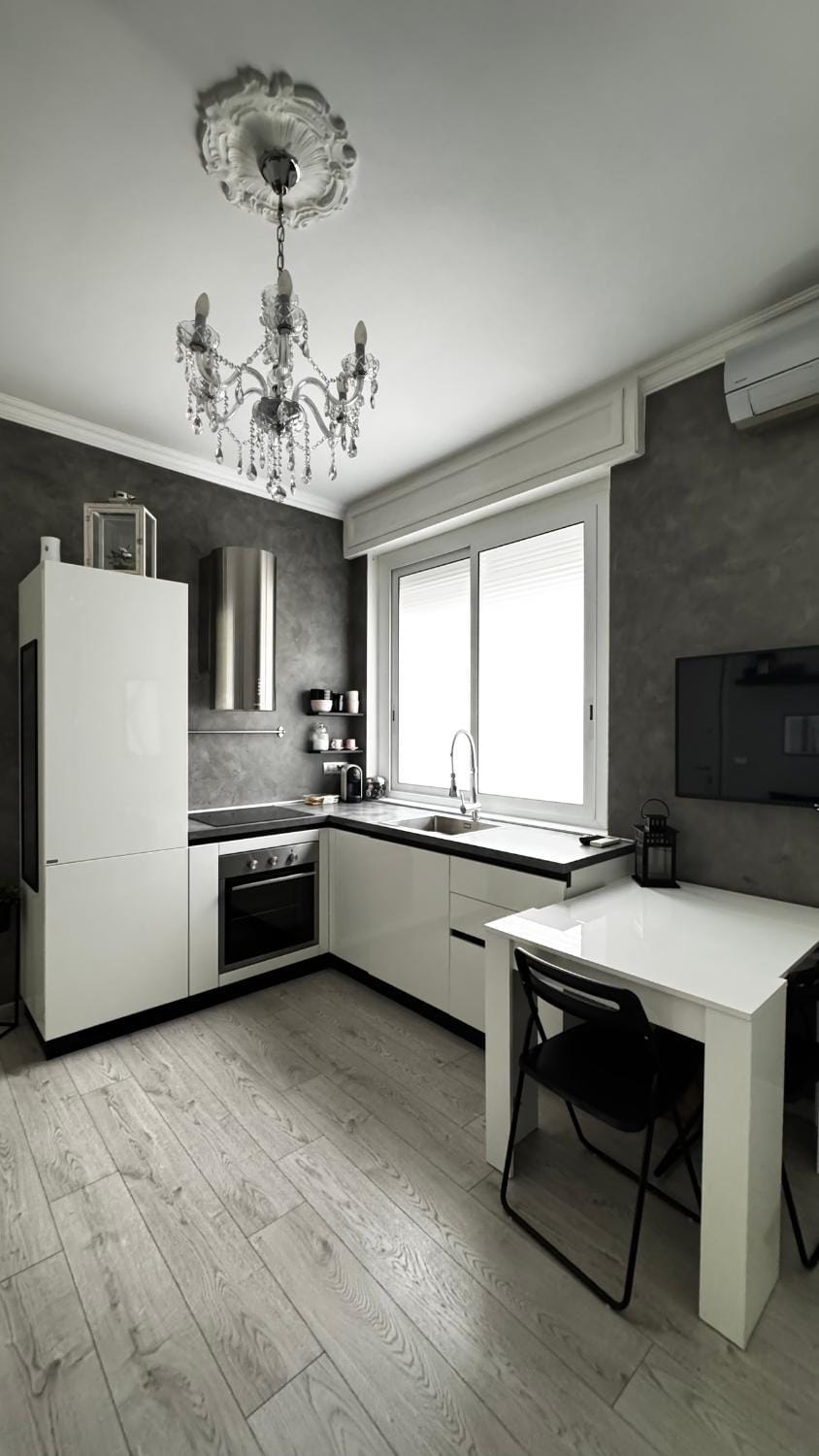 Kitchen or kitchenette, Dining area, oven, stove