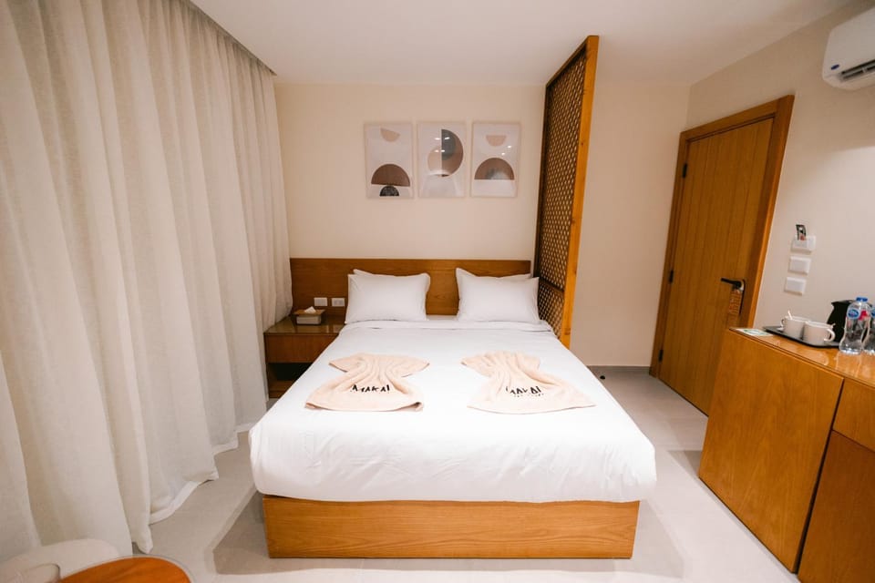 Bed, air conditioner