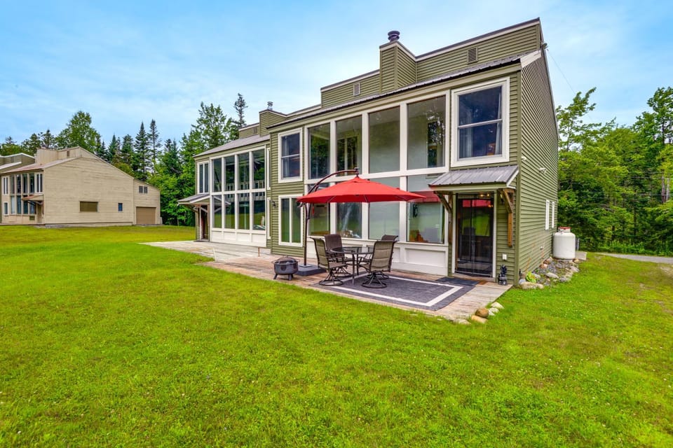 West Dover Townhome: Hot Tub, 2 Mi to Mount Snow! House in West Dover
