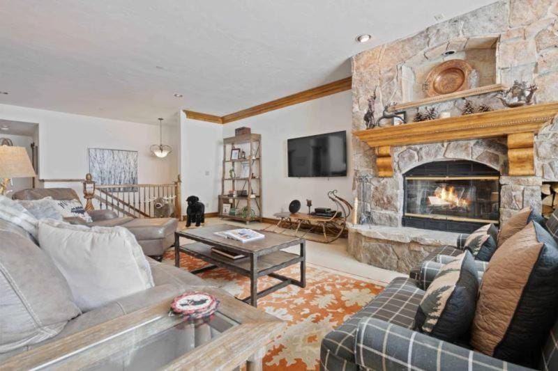 Highlands Slopeside 217 by East West Hospitality Apartment in Beaver Creek