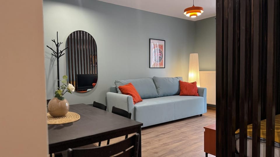 Orange Studio with balcony - free parking and self check-in Apartment in Warsaw