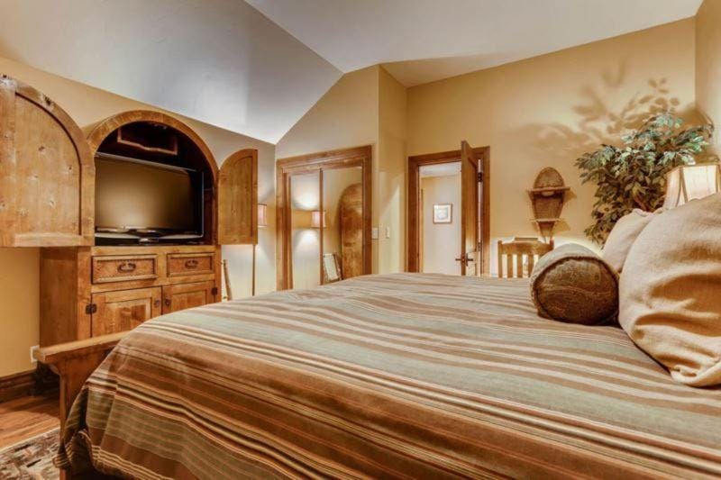 Highlands Westview 303 by East West Hospitality Apartment in Beaver Creek