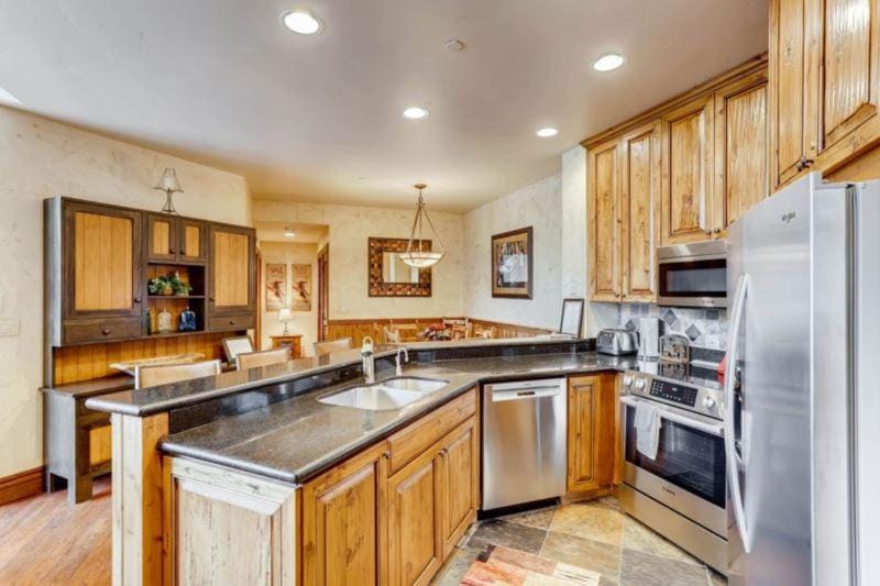 Highlands Westview 303 by East West Hospitality Apartment in Beaver Creek