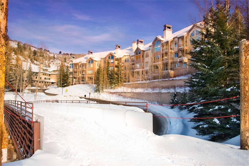 Highlands Westview 209 by East West Hospitality Apartment in Beaver Creek