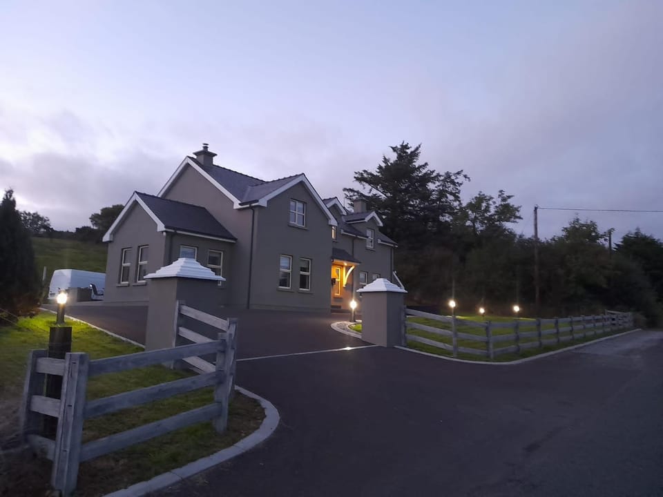 Dromore house F94W57E Bed and Breakfast in County Donegal