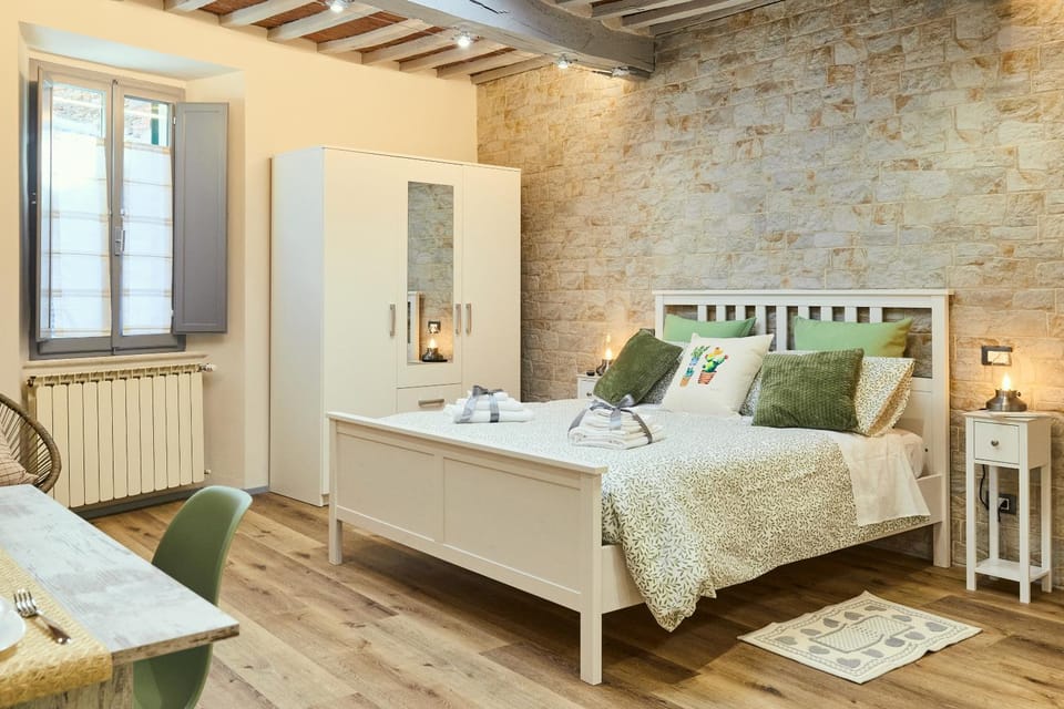 TV and multimedia, Bedroom, heating, wardrobe, air conditioner