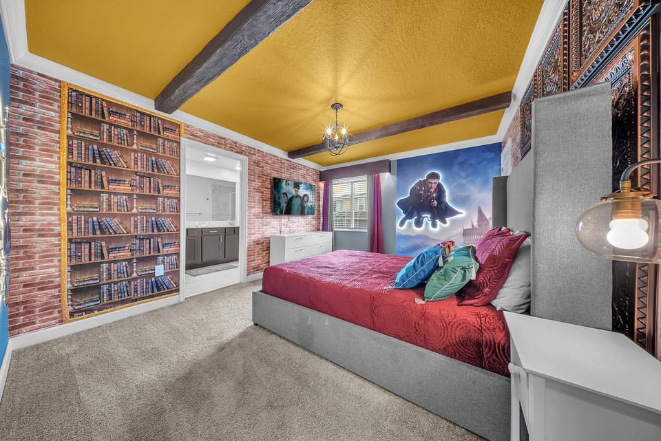 Bed, TV and multimedia, Photo of the whole room, Bedroom