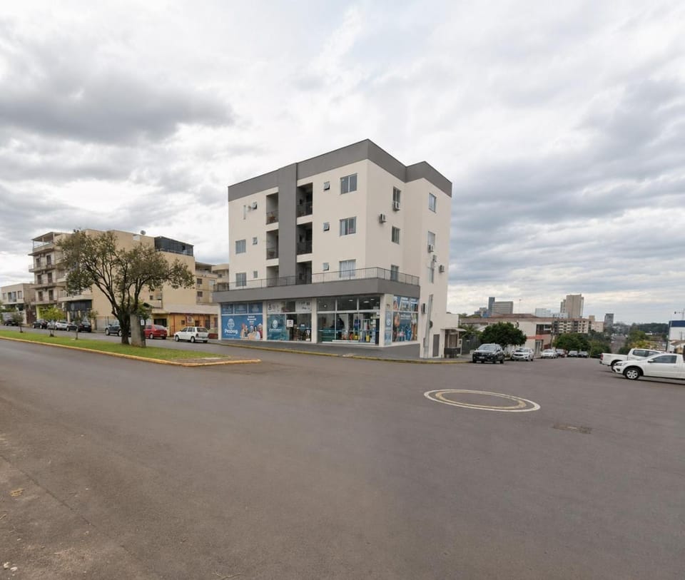 Apart perto da Unimed, Catedral e HSA de 2 quartos com 2 Ar-cond, mini-Academia e garagem no Centro-sul Apartment in State of Rio Grande do Sul