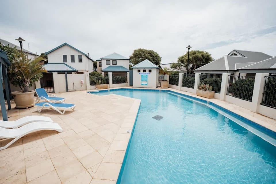 Blue Haven Townhouse - Beachside Retreat with Pool Access House in Margaret River