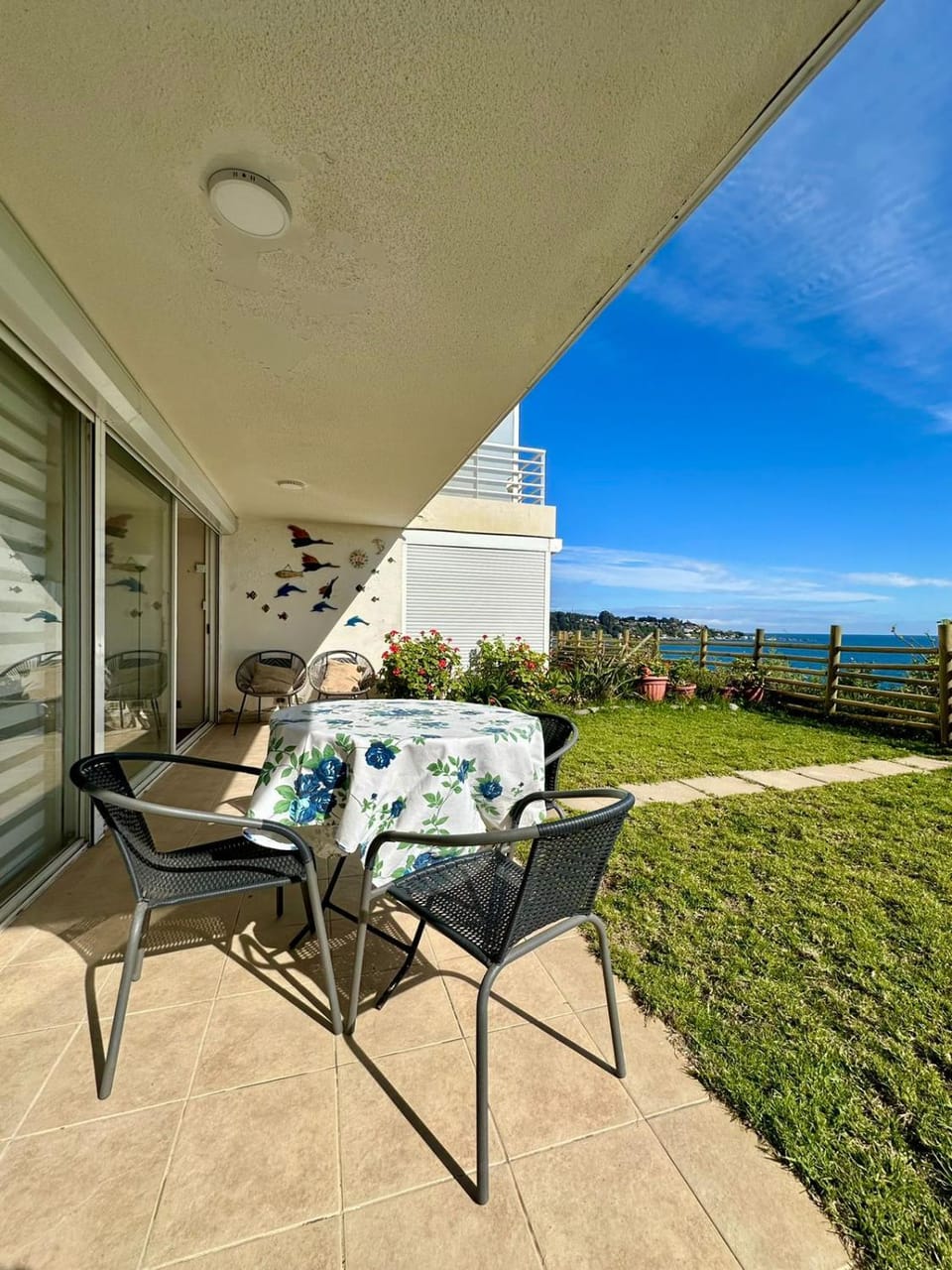 Patio, Natural landscape, Garden, Balcony/Terrace