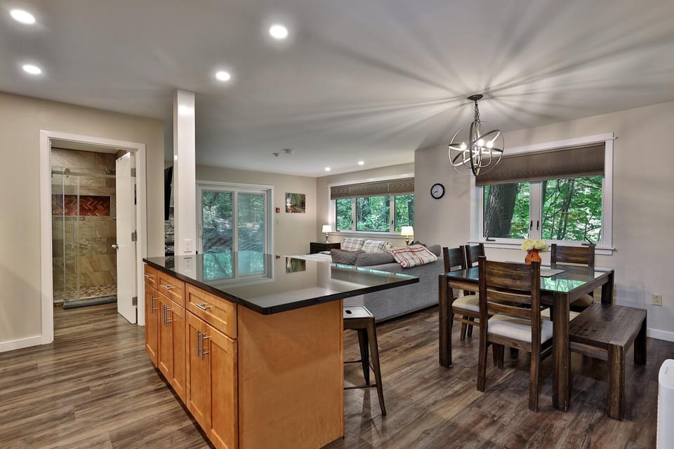 Living room, Dining area