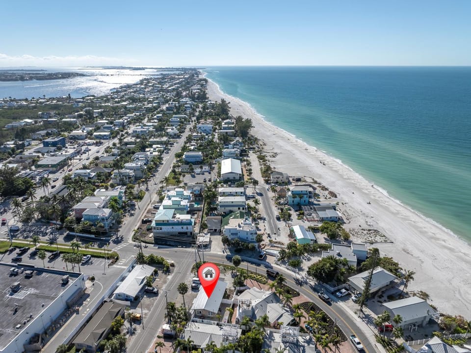 Beach Escape Your Ideal Island Retreat House in Holmes Beach