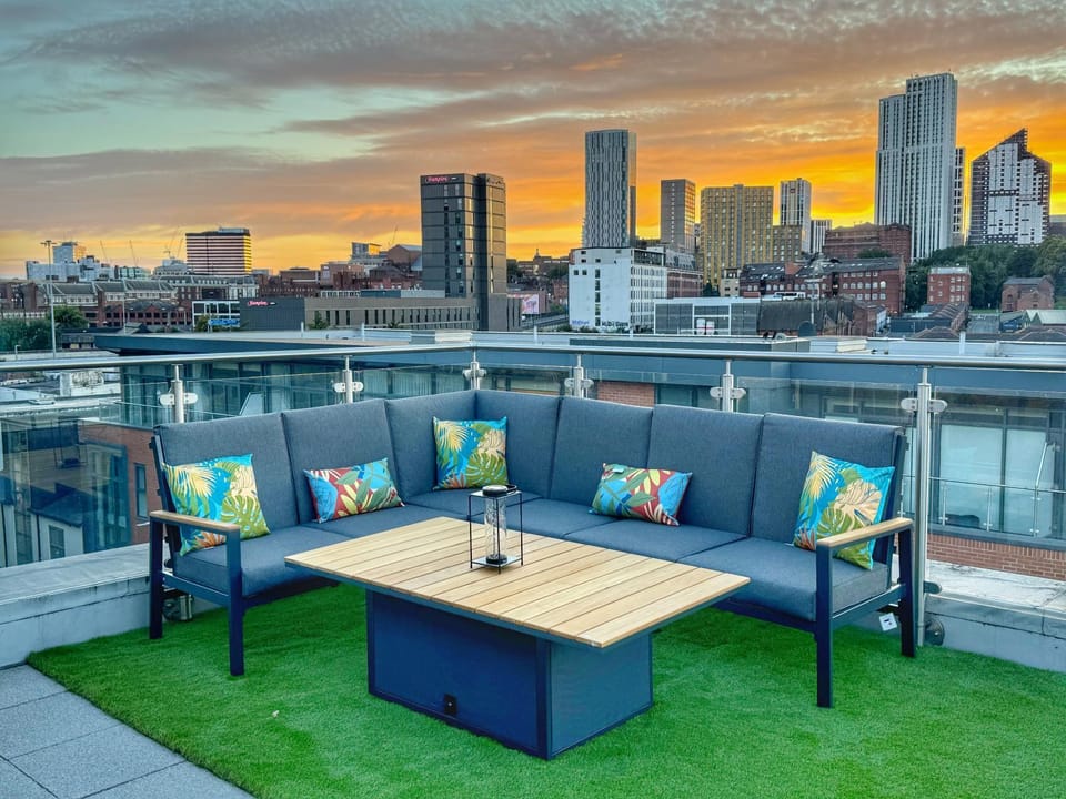 Patio, Day, Natural landscape, View (from property/room), Balcony/Terrace, Seating area, City view, Sunset, sunbed