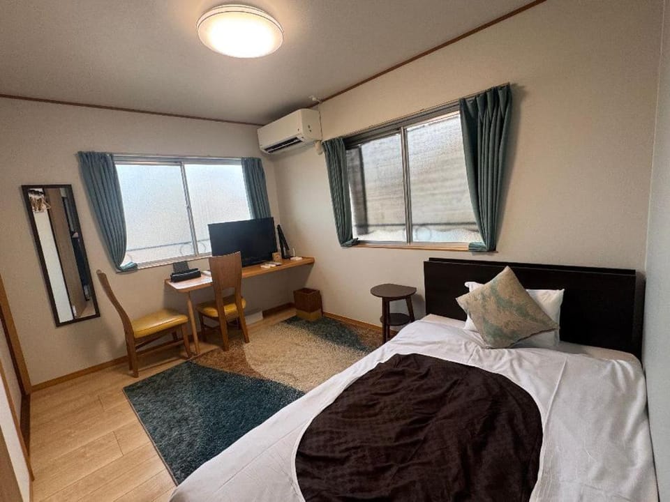 Bed, TV and multimedia, Living room, Other, Photo of the whole room, Decorative detail, furniture, internet, air conditioner