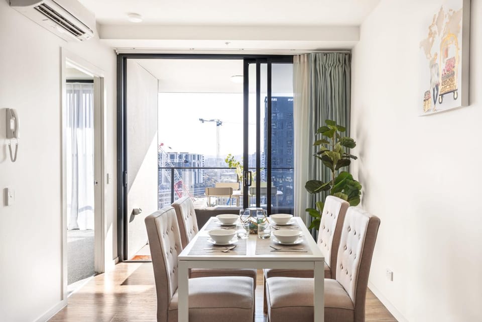 Perfect Location APT w Roof Top Pool GYM Apartment in Brisbane City