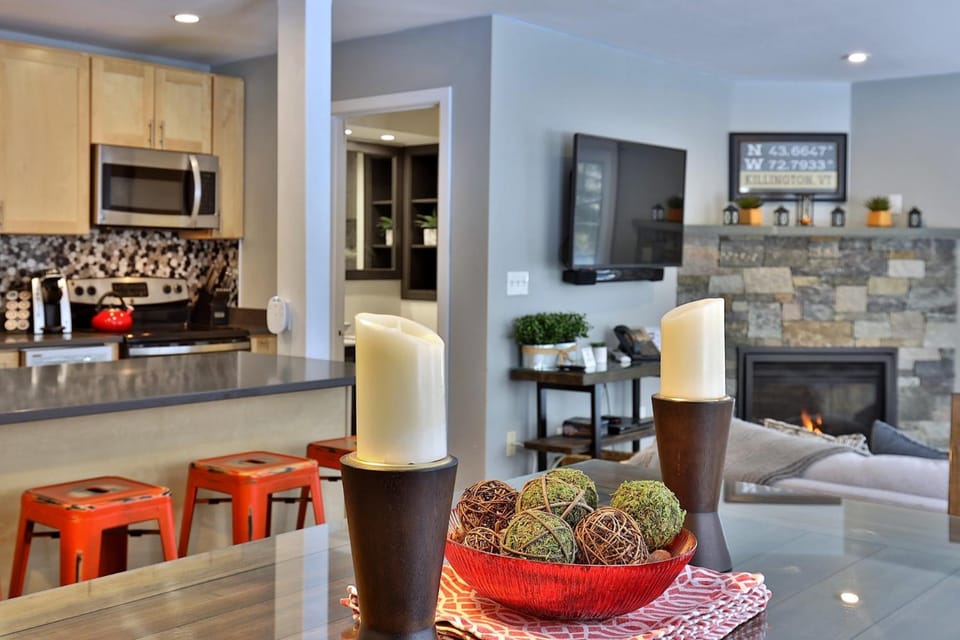 Kitchen or kitchenette, Living room