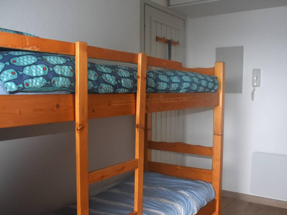 Studio Cabine 4 Pers avec Balcon et Parking - FR-1-580-118 Cabin in Bolquère