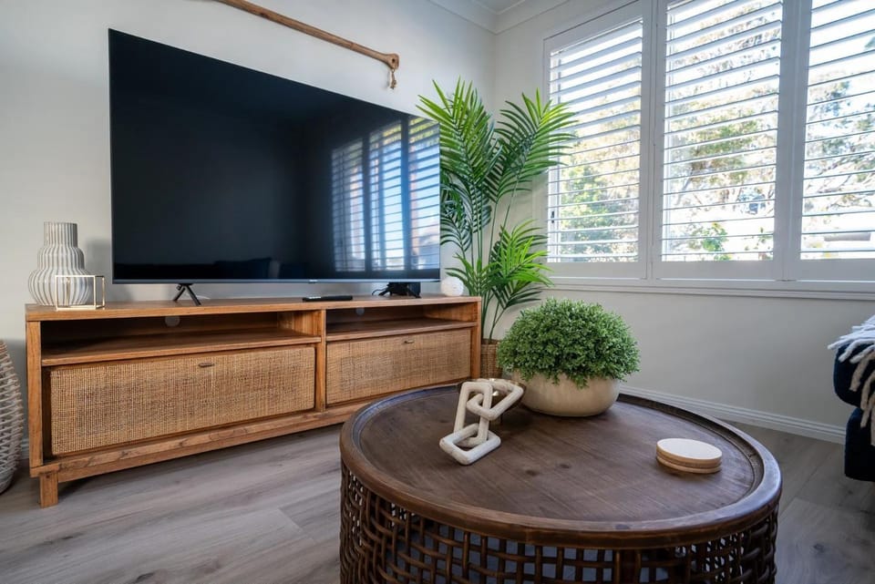 200m to Shellharbour Village - Calm Coastal Townhouse House in Wollongong