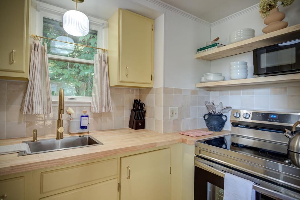 Kitchen or kitchenette, stove