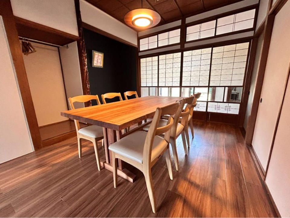 Living room, Dining area