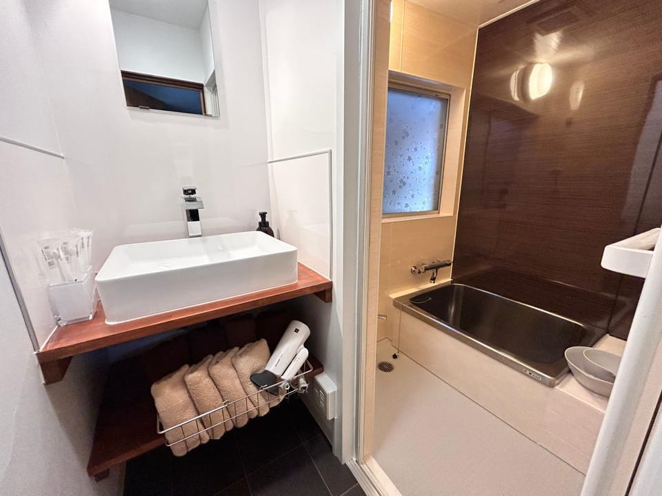 Shower, Bathroom, Bath, hair dryier, towels