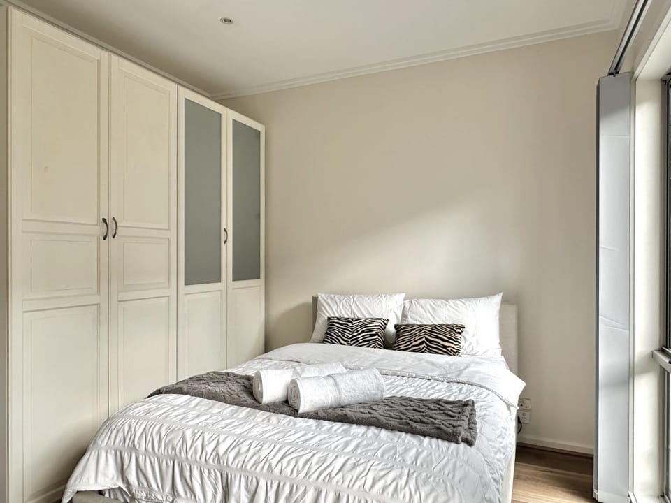 Bed, Bedroom, wardrobe