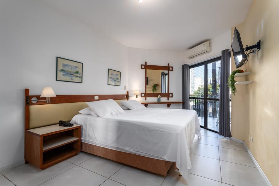 Bed, Photo of the whole room, Bedroom, air conditioner