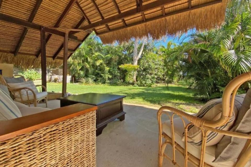 Belles on Ballow - Main Lodge - Absolute Waterfront House in Amity Point