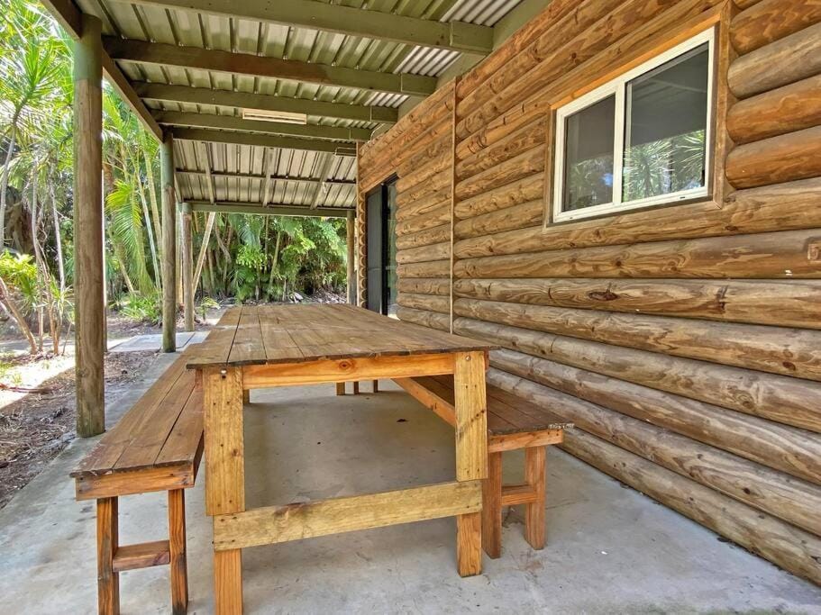 Patio, Dining area