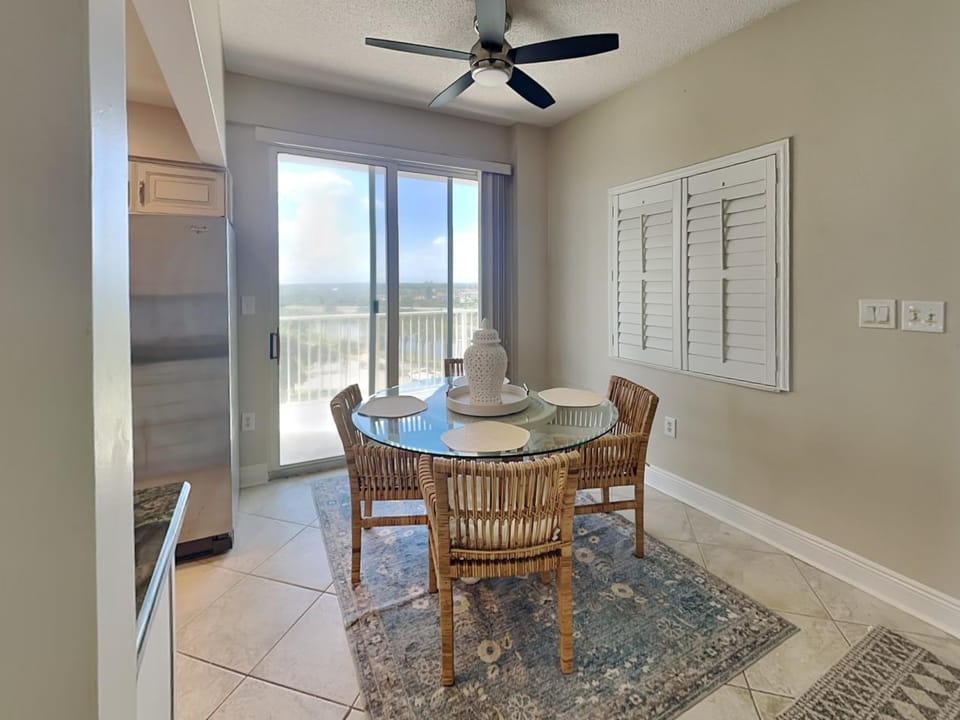 Balcony/Terrace, Dining area, furniture