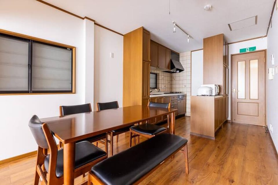 Nakamichi House 中道戸建 Apartment in Osaka
