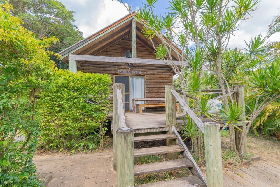 Property building, Day, Garden, Garden view