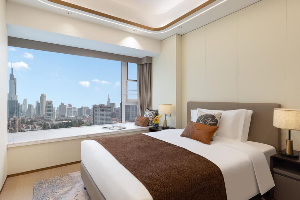 Photo of the whole room, Bedroom, City view
