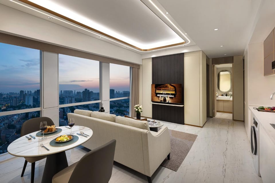 TV and multimedia, Living room, Dining area, City view