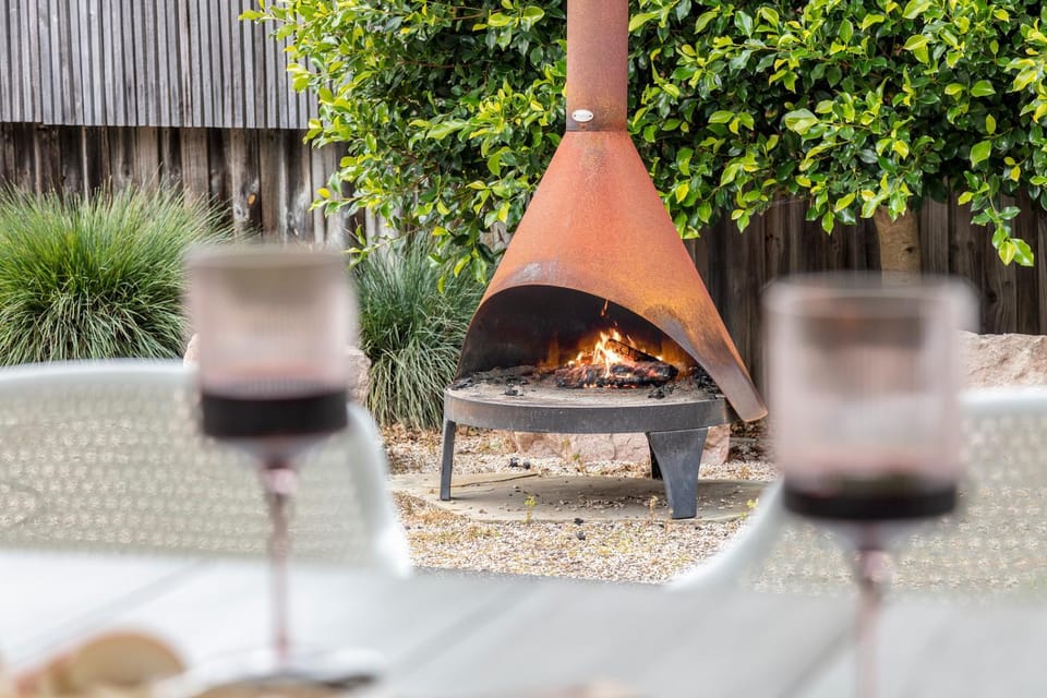 The Point - Luxury Beachside Entertainer With Heated Pool House in Melbourne