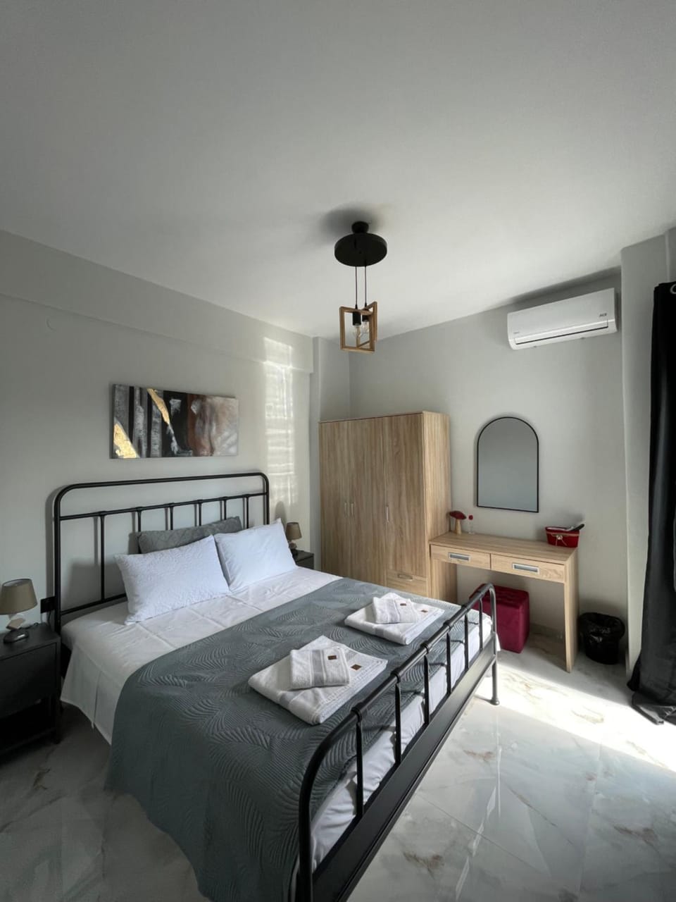 Bedroom, air conditioner