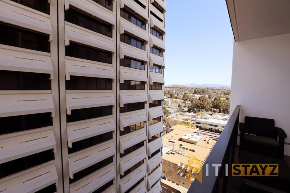 Red Rose Retreat - 1bd 1bth 1CarSp Apt Apartment in Canberra