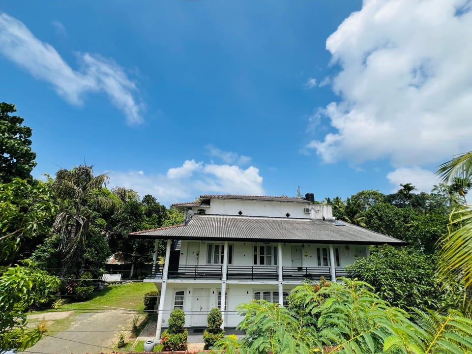 Open Space Luxury Apartments Unawatuna Bed and Breakfast in Southern Province