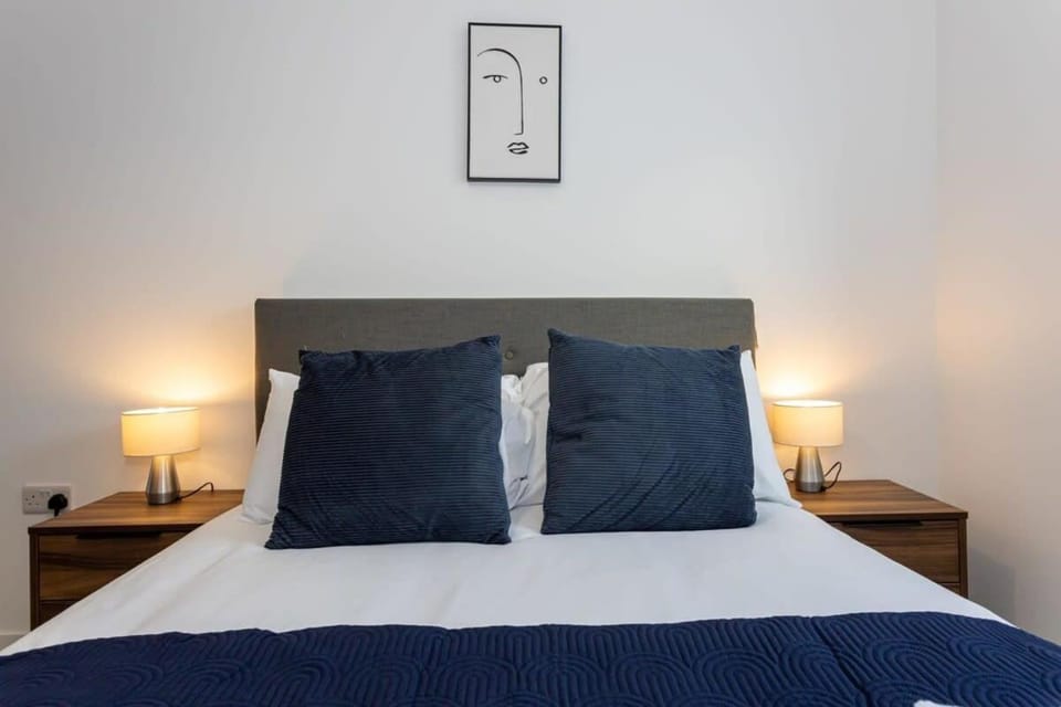 2 Bed Media City Flat Salford Quays House in Salford