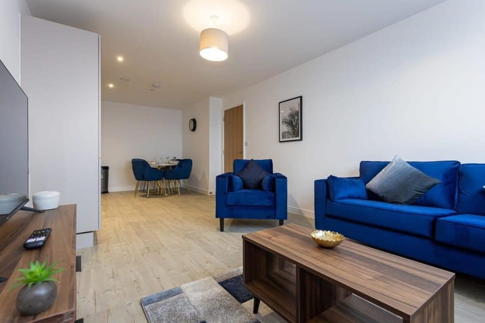 2 Bed Media City Flat Salford Quays House in Salford