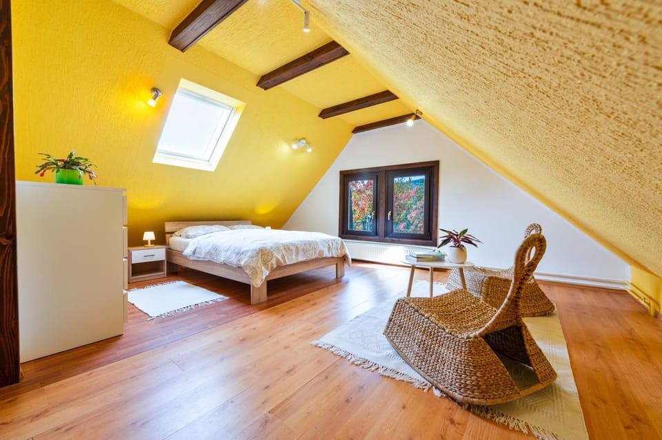 Seating area, Bedroom
